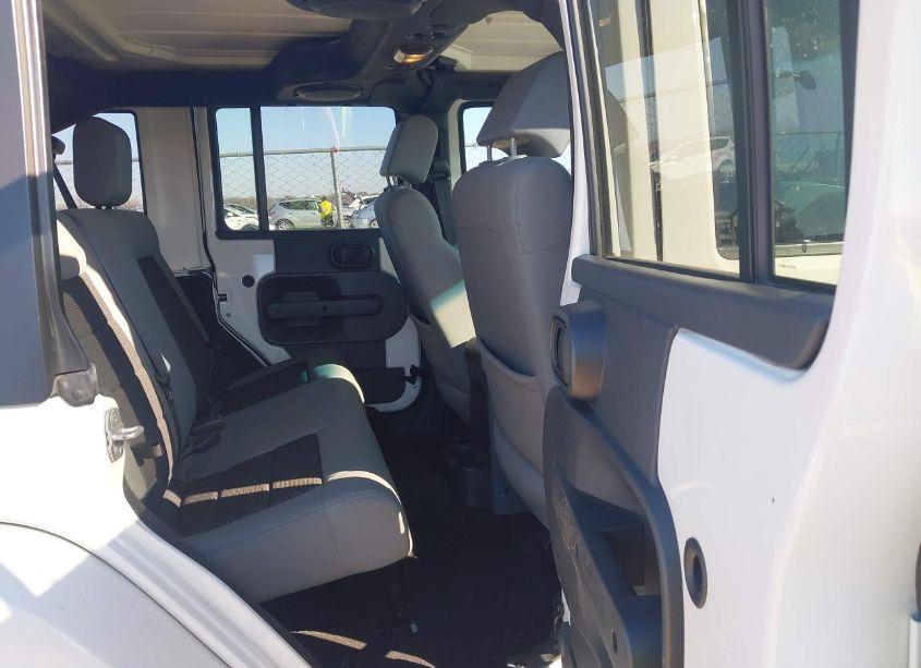 Photo 8 of 2010 Jeep Wrangler UNLIMITED SAHARA (VIN 1J4BB5H11AL216365)