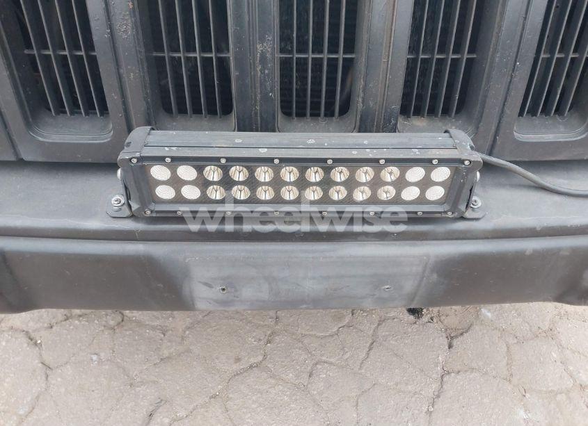 Photo 13 of 1996 Jeep Grand CHEROKEE LAREDO (VIN 1J4EZ58S2TC132365)