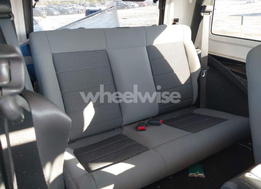 Photo 8 of 2009 Jeep Wrangler X (VIN 1J4FA24119L756514)