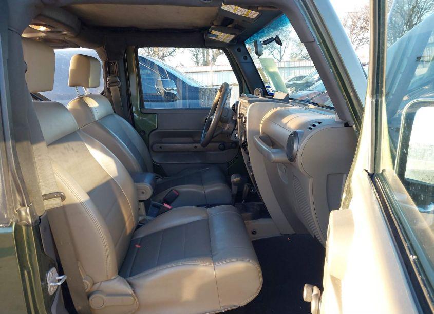 Photo 5 of 2009 Jeep Wrangler X (VIN 1J4FA24139L702938)