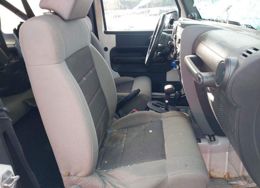 Photo 5 of 2009 Jeep Wrangler X (VIN 1J4FA24139L788106)