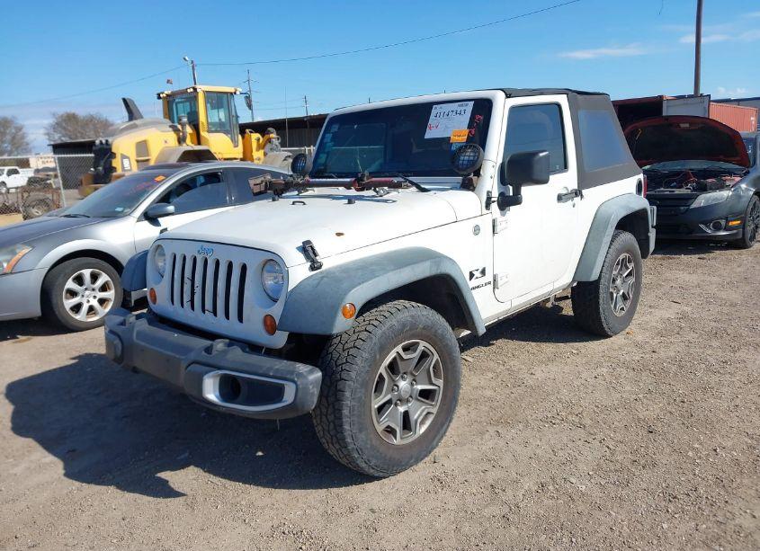 Photo 2 of 2009 Jeep Wrangler X (VIN 1J4FA24149L702821)