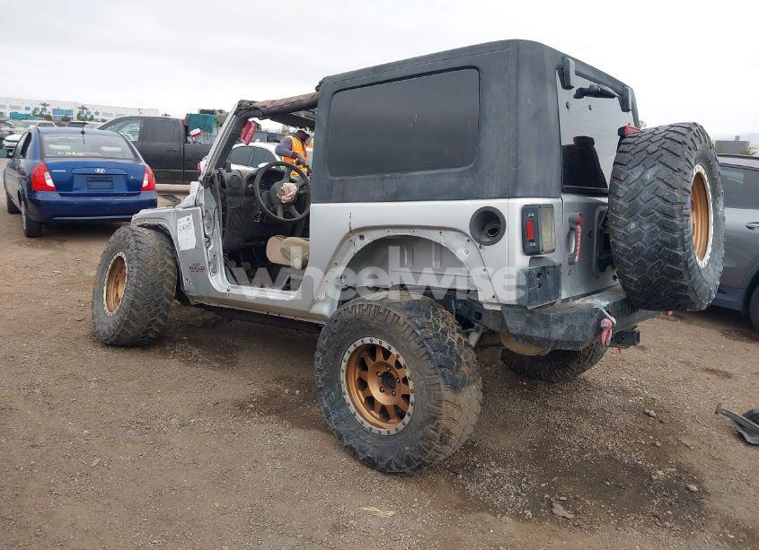 Photo 3 of 2009 Jeep Wrangler X (VIN 1J4FA24149L775557)