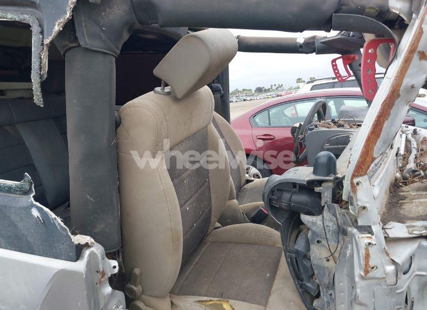 Photo 5 of 2009 Jeep Wrangler X (VIN 1J4FA24149L775557)