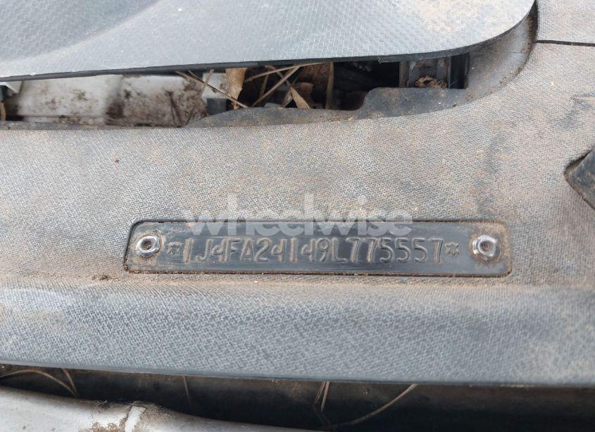 Photo 9 of 2009 Jeep Wrangler X (VIN 1J4FA24149L775557)