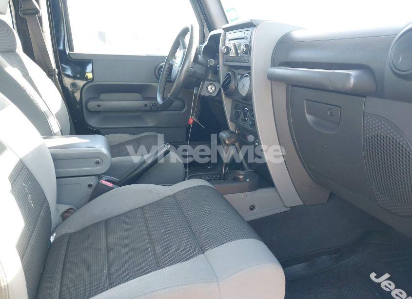Photo 5 of 2007 Jeep Wrangler X (VIN 1J4FA24157L222980)