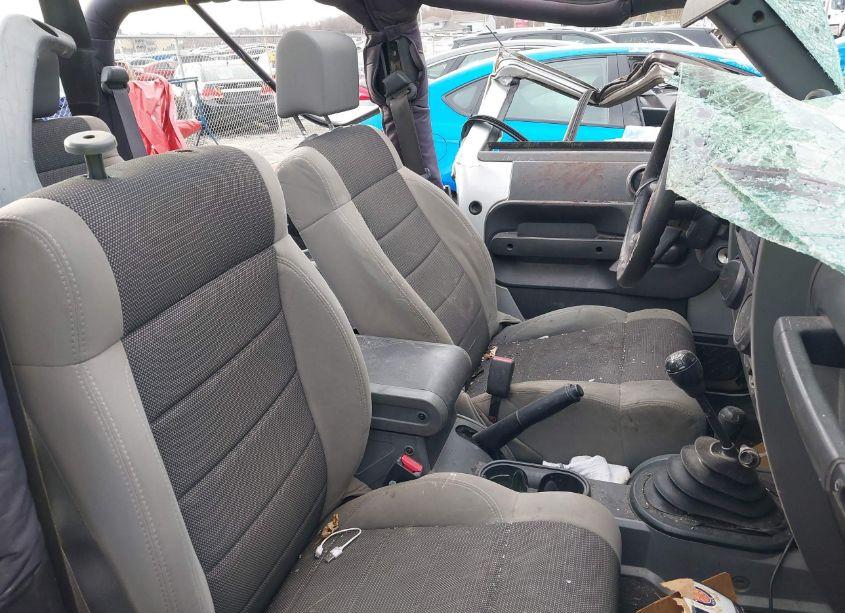 Photo 5 of 2007 Jeep Wrangler X (VIN 1J4FA24167L229923)