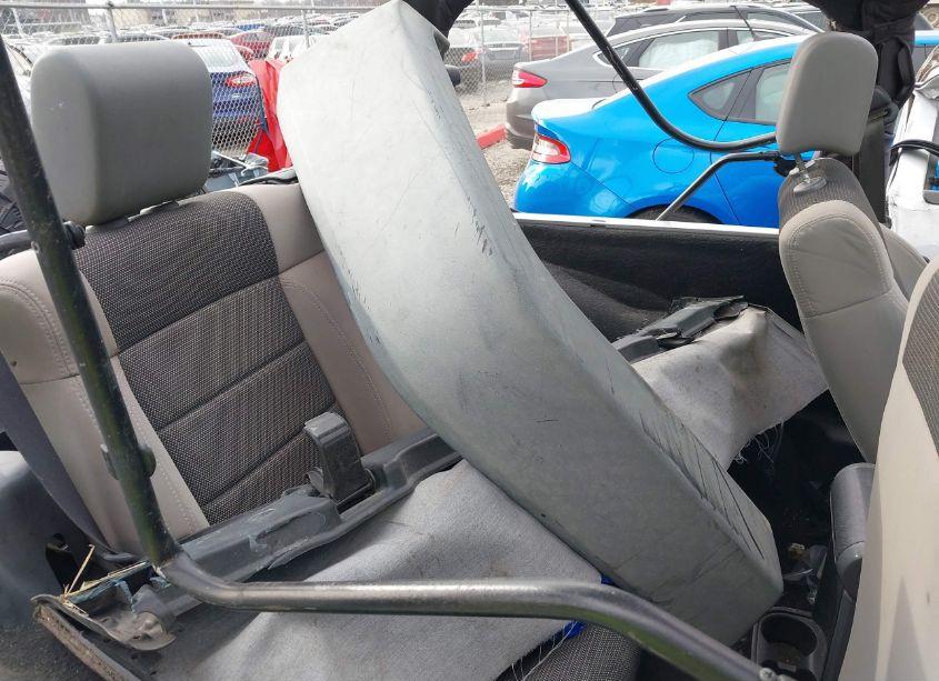 Photo 8 of 2007 Jeep Wrangler X (VIN 1J4FA24167L229923)