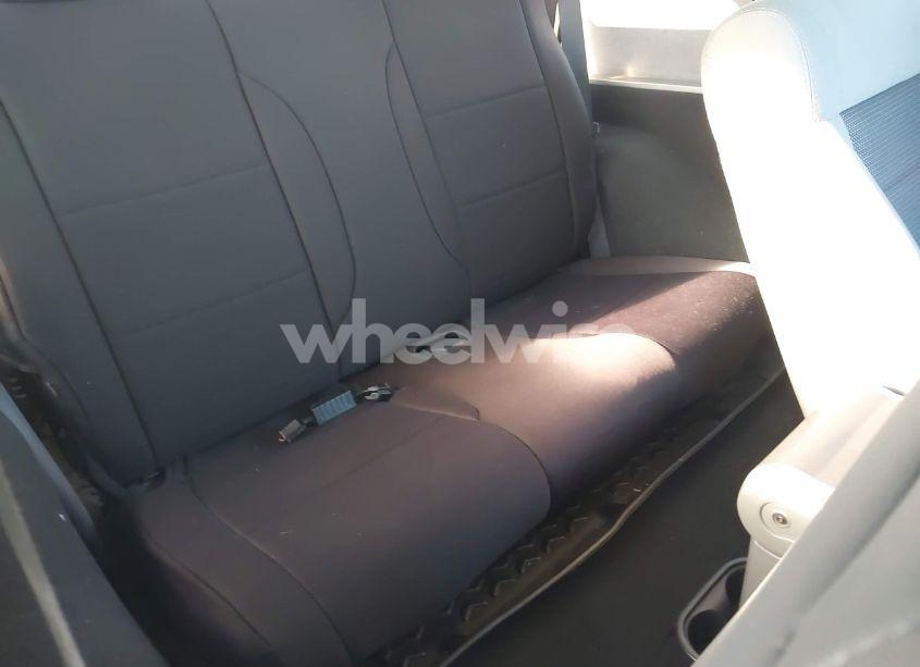 Photo 8 of 2009 Jeep Wrangler X (VIN 1J4FA24169L771221)