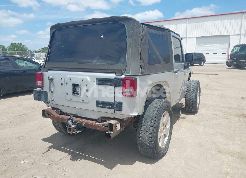 Photo 4 of 2009 Jeep Wrangler X (VIN 1J4FA24189L755392)