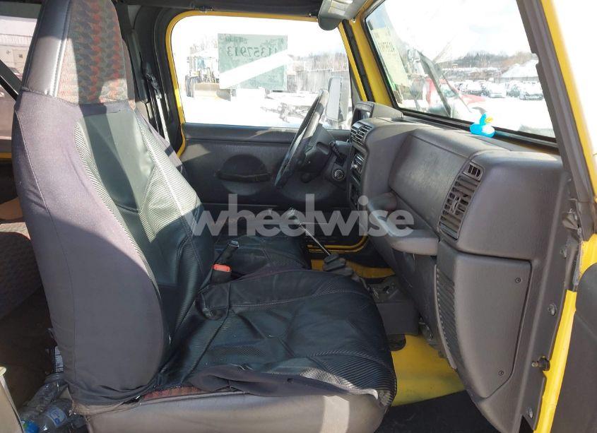 Photo 5 of 2000 Jeep Wrangler SE (VIN 1J4FA29P1YP791638)