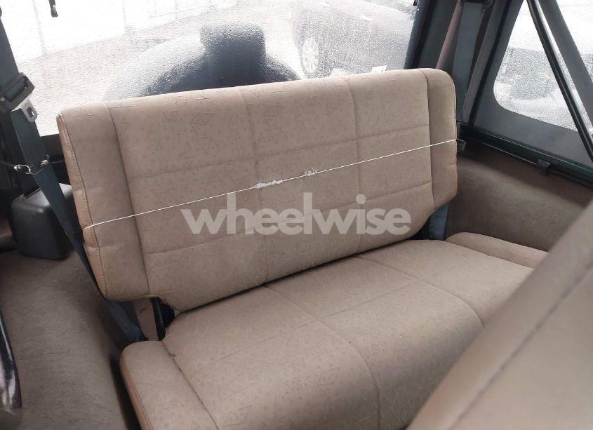 Photo 8 of 2001 Jeep Wrangler SE (VIN 1J4FA29P41P302932)