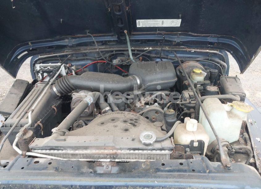 Photo 10 of 2000 Jeep Wrangler SE (VIN 1J4FA29P6YP777153)