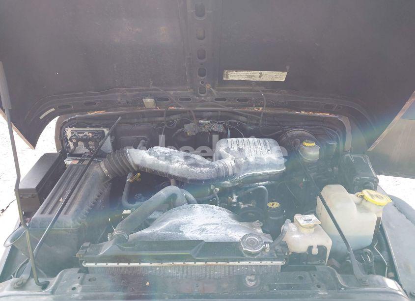 Photo 10 of 2000 Jeep Wrangler SE (VIN 1J4FA29P6YP791344)