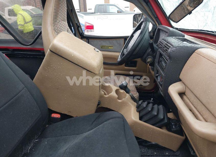 Photo 5 of 2000 Jeep Wrangler SE (VIN 1J4FA29P7YP793068)