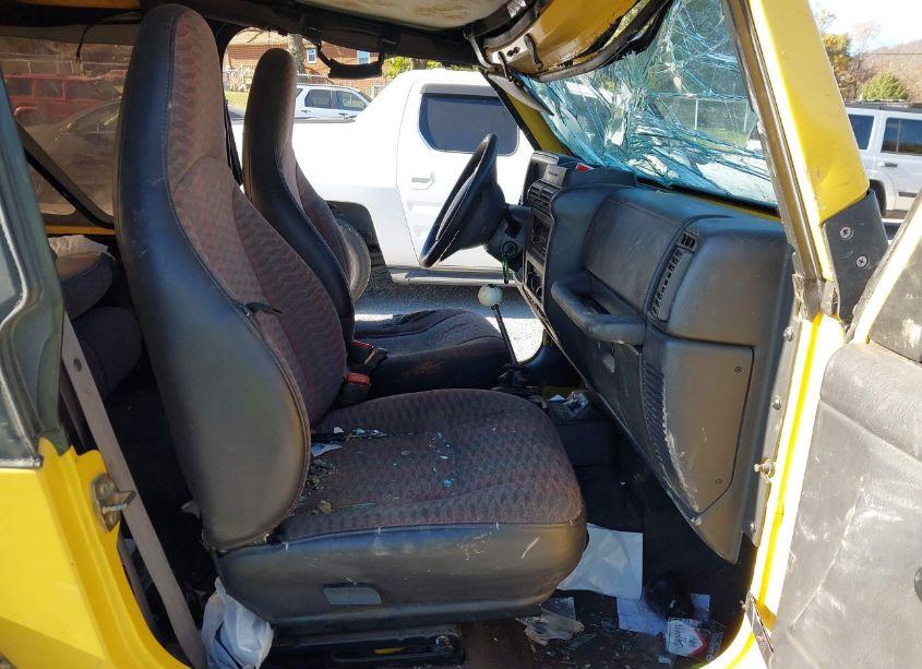 Photo 5 of 2000 Jeep Wrangler SE (VIN 1J4FA29PXYP786955)