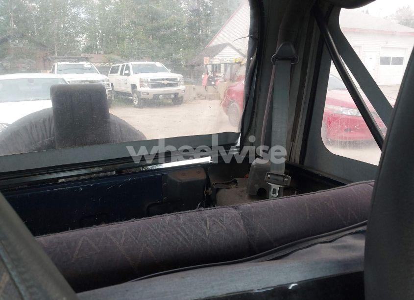 Photo 8 of 2002 Jeep Wrangler X (VIN 1J4FA39S82P735794)