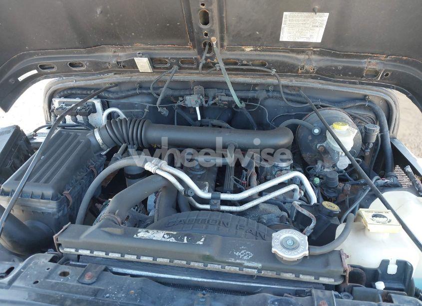 Photo 10 of 2004 Jeep Wrangler X (VIN 1J4FA39S84P785260)