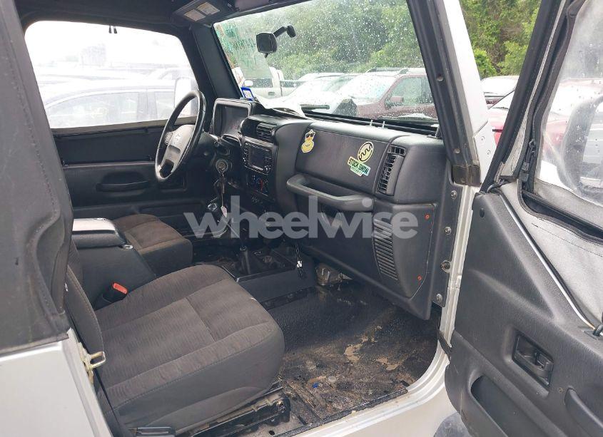 Photo 5 of 2005 Jeep Wrangler X (VIN 1J4FA39S95P370868)