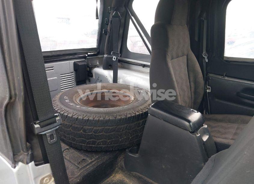 Photo 8 of 2005 Jeep Wrangler X (VIN 1J4FA39S95P370868)