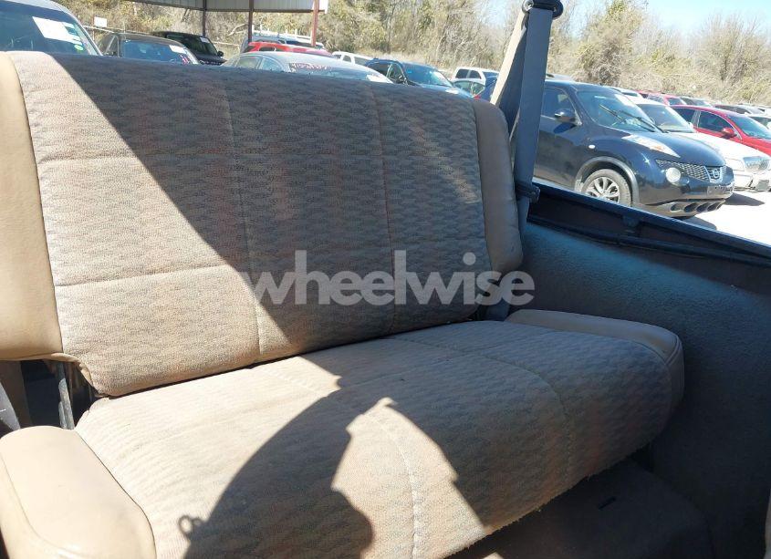 Photo 8 of 2000 Jeep Wrangler SPORT (VIN 1J4FA49S0YP770943)