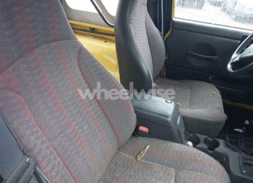 Photo 8 of 2000 Jeep Wrangler SPORT (VIN 1J4FA49S4YP763414)