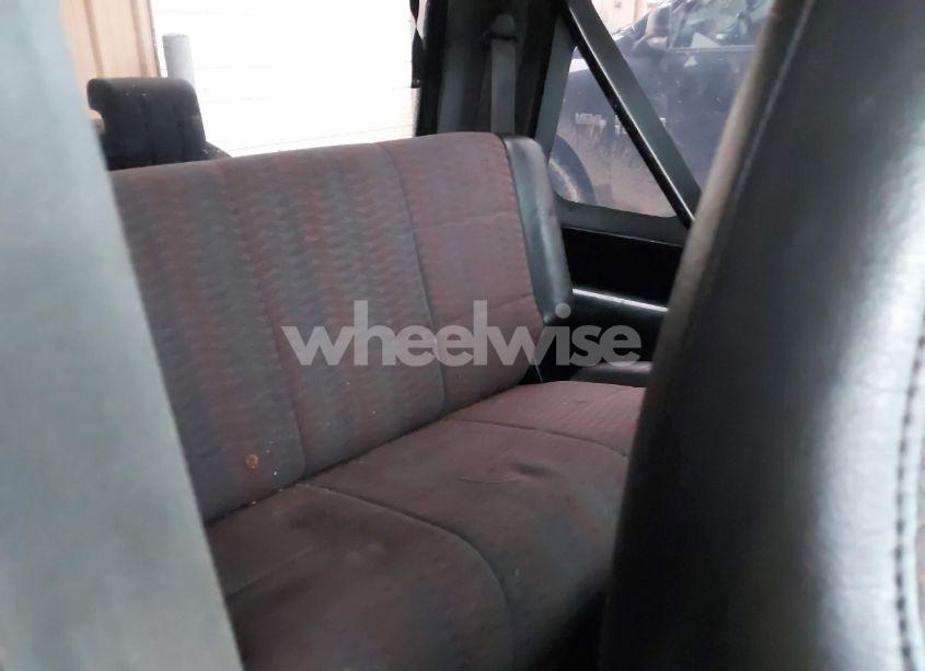 Photo 8 of 2000 Jeep Wrangler SPORT (VIN 1J4FA49S9YP765272)