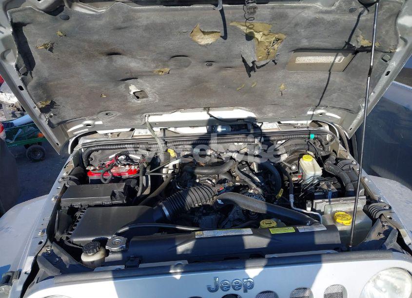 Photo 10 of 2008 Jeep Wrangler SAHARA (VIN 1J4FA541X8L552617)