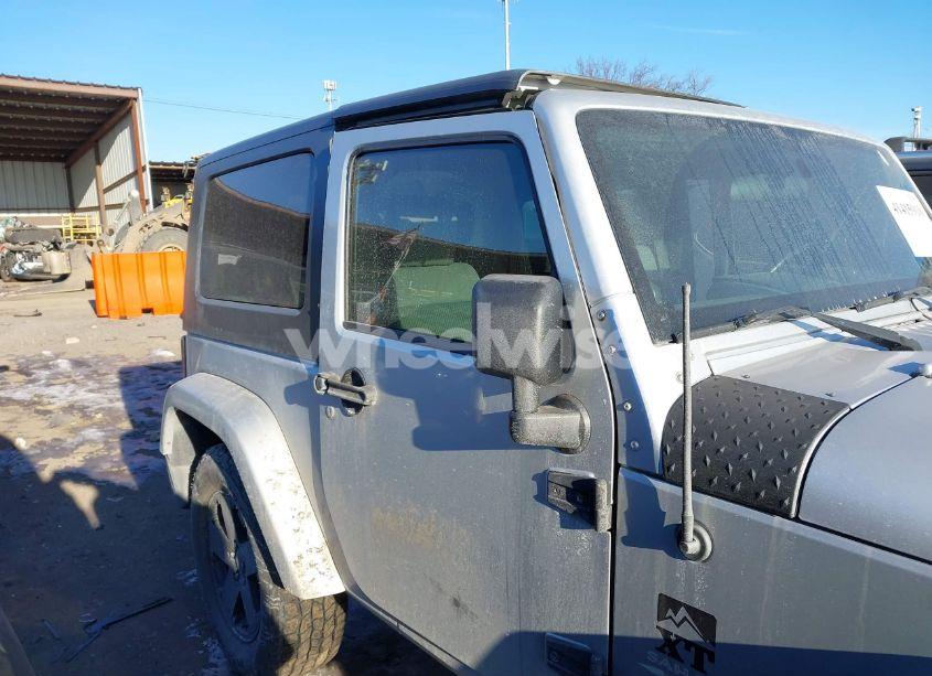 Photo 13 of 2008 Jeep Wrangler SAHARA (VIN 1J4FA541X8L552617)