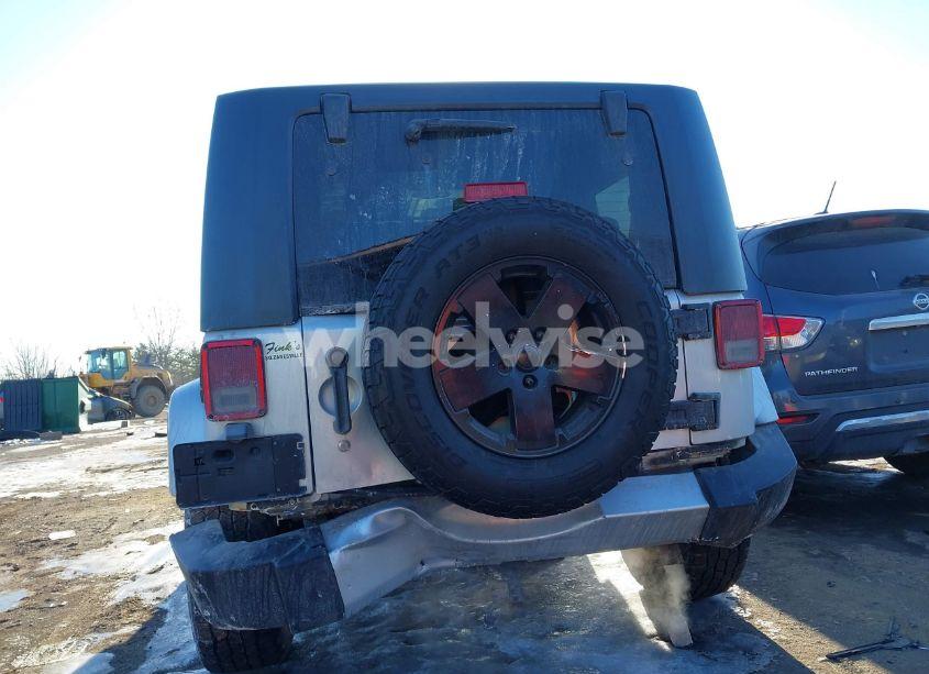 Photo 6 of 2008 Jeep Wrangler SAHARA (VIN 1J4FA541X8L552617)