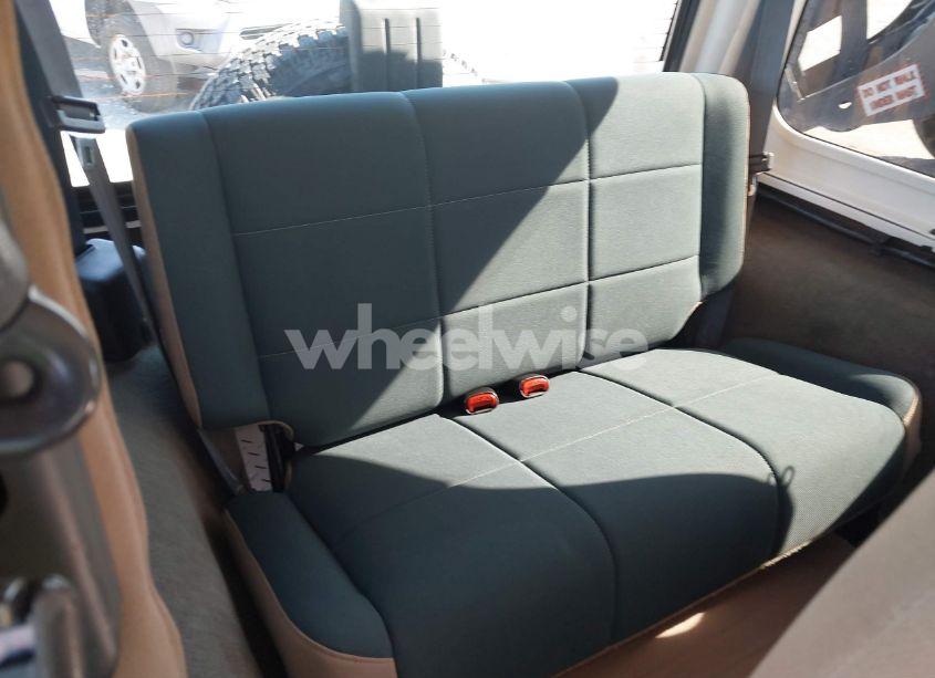 Photo 8 of 2001 Jeep Wrangler SAHARA (VIN 1J4FA59S51P332107)