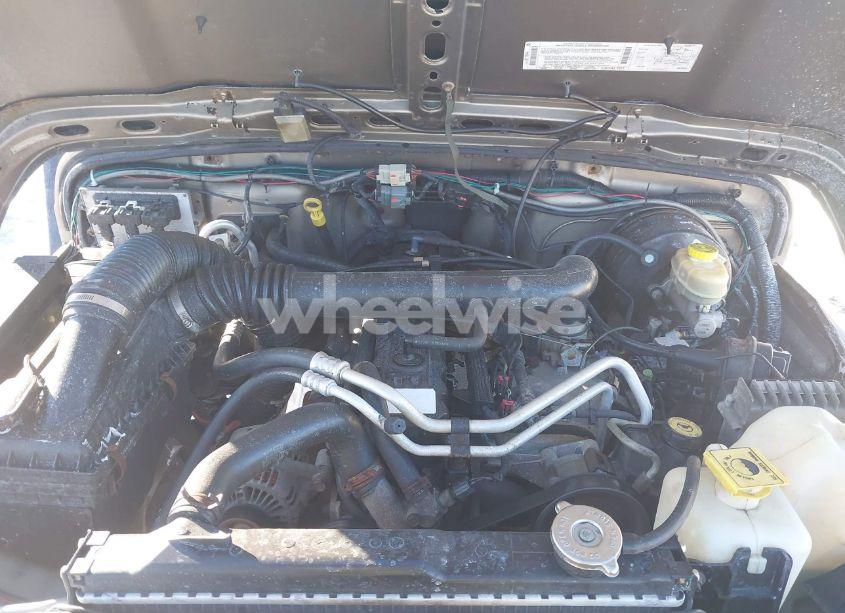 Photo 10 of 2004 Jeep Wrangler SAHARA (VIN 1J4FA59S94P731123)