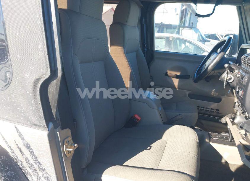 Photo 5 of 2004 Jeep Wrangler SAHARA (VIN 1J4FA59S94P731123)