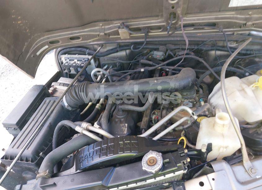 Photo 10 of 2004 Jeep Wrangler SAHARA (VIN 1J4FA59S94P770777)