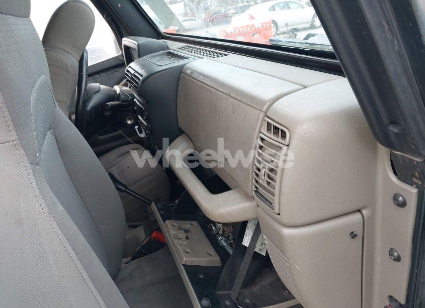 Photo 5 of 2003 Jeep Wrangler SAHARA (VIN 1J4FA59SX3P344031)