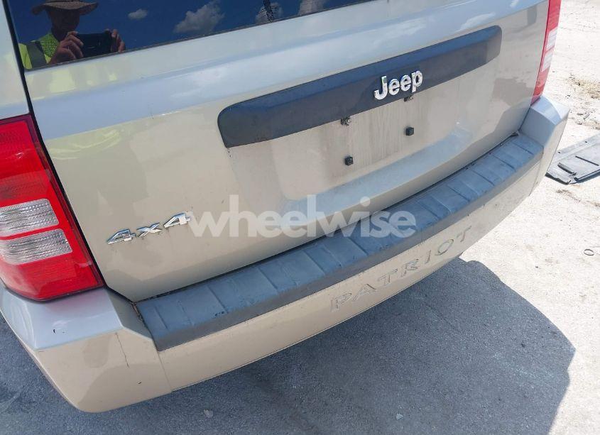 Photo 6 of 2009 Jeep Patriot SPORT (VIN 1J4FF28B49D227458)