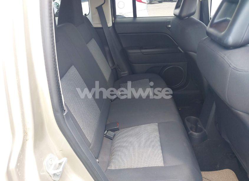 Photo 8 of 2009 Jeep Patriot SPORT (VIN 1J4FF28B49D227458)