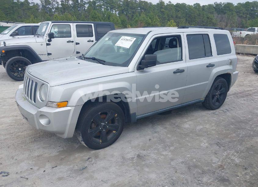 Photo 2 of 2009 Jeep Patriot SPORT (VIN 1J4FF28B59D106695)