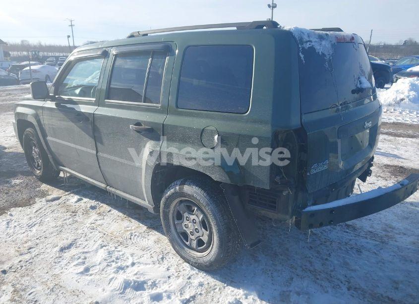 Photo 3 of 2009 Jeep Patriot SPORT (VIN 1J4FF28B69D173578)