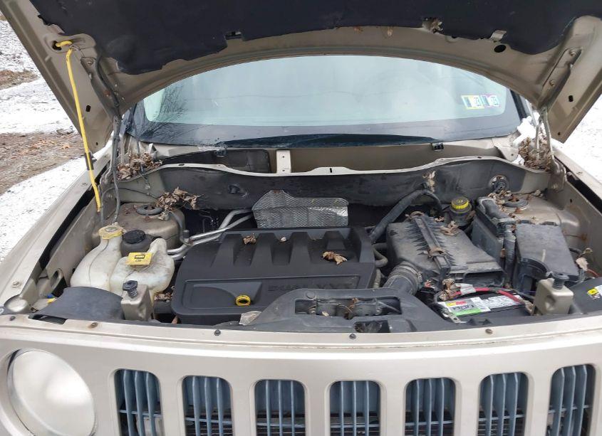 Photo 10 of 2009 Jeep Patriot SPORT (VIN 1J4FF28B99D153311)