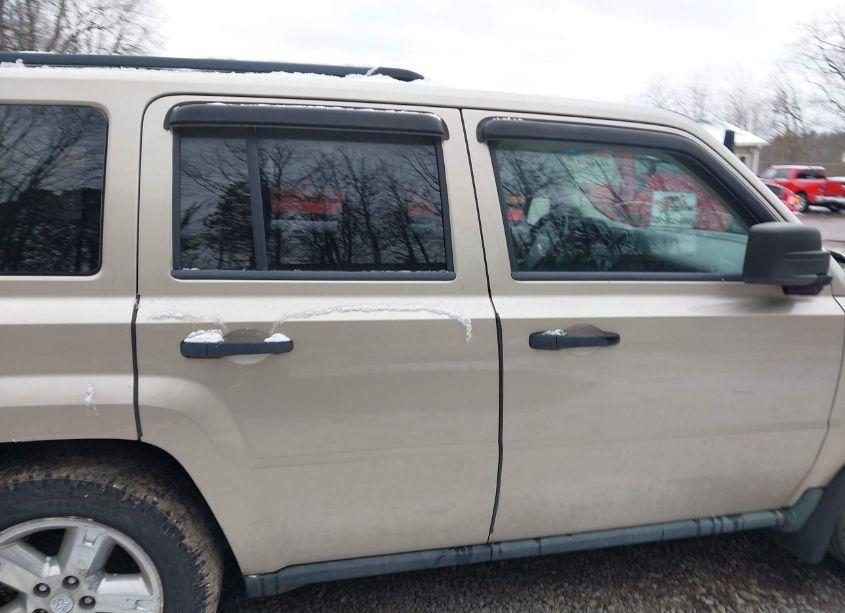 Photo 14 of 2009 Jeep Patriot SPORT (VIN 1J4FF28B99D153311)