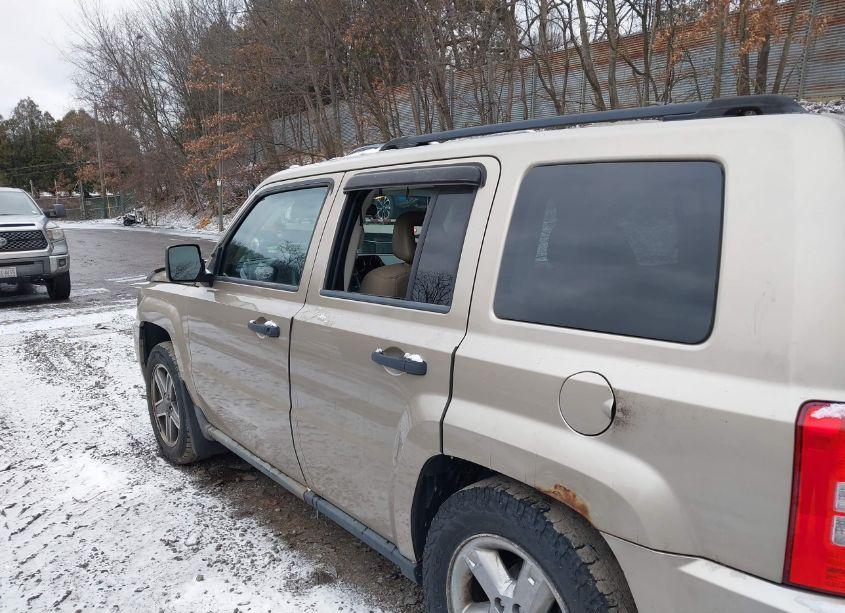 Photo 6 of 2009 Jeep Patriot SPORT (VIN 1J4FF28B99D153311)