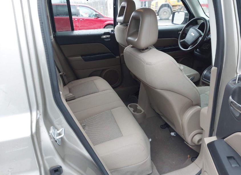 Photo 8 of 2009 Jeep Patriot SPORT (VIN 1J4FF28B99D153311)