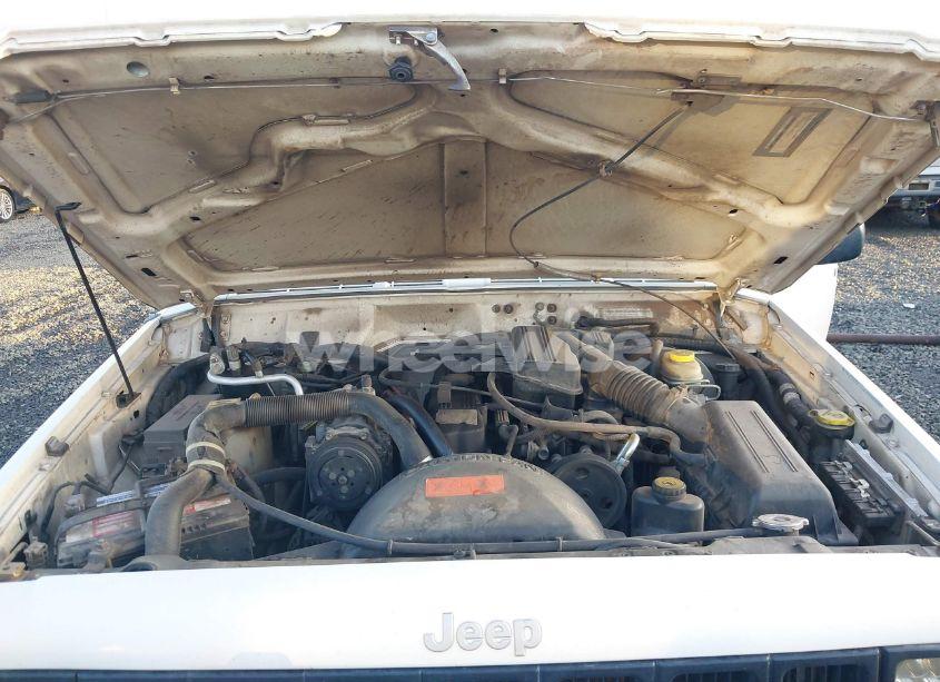 Photo 10 of 2000 Jeep Cherokee SE (VIN 1J4FF28P6YL132738)