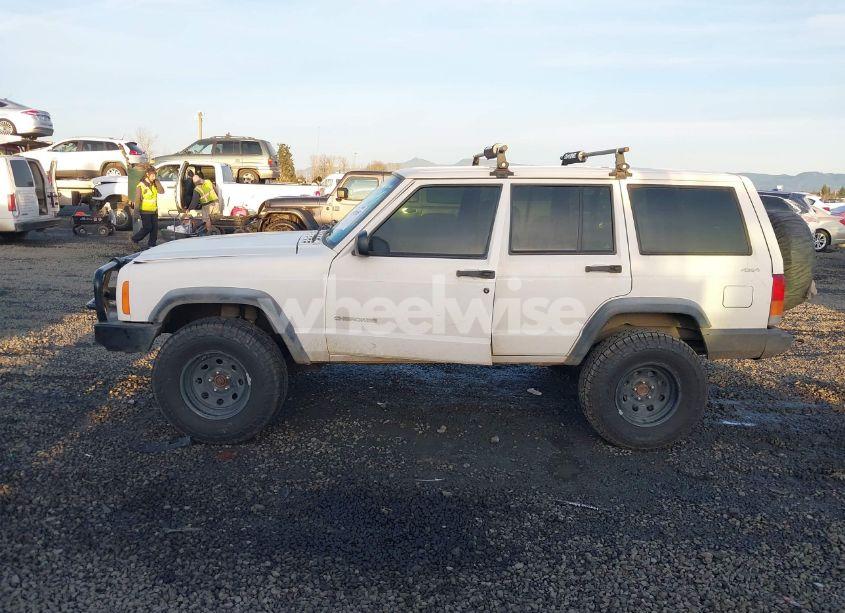 Photo 14 of 2000 Jeep Cherokee SE (VIN 1J4FF28P6YL132738)