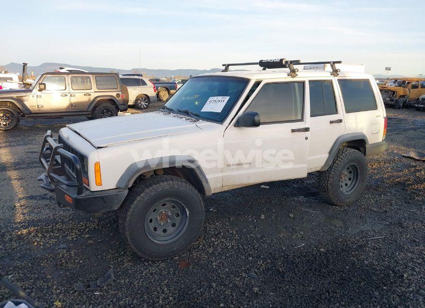 Photo 2 of 2000 Jeep Cherokee SE (VIN 1J4FF28P6YL132738)