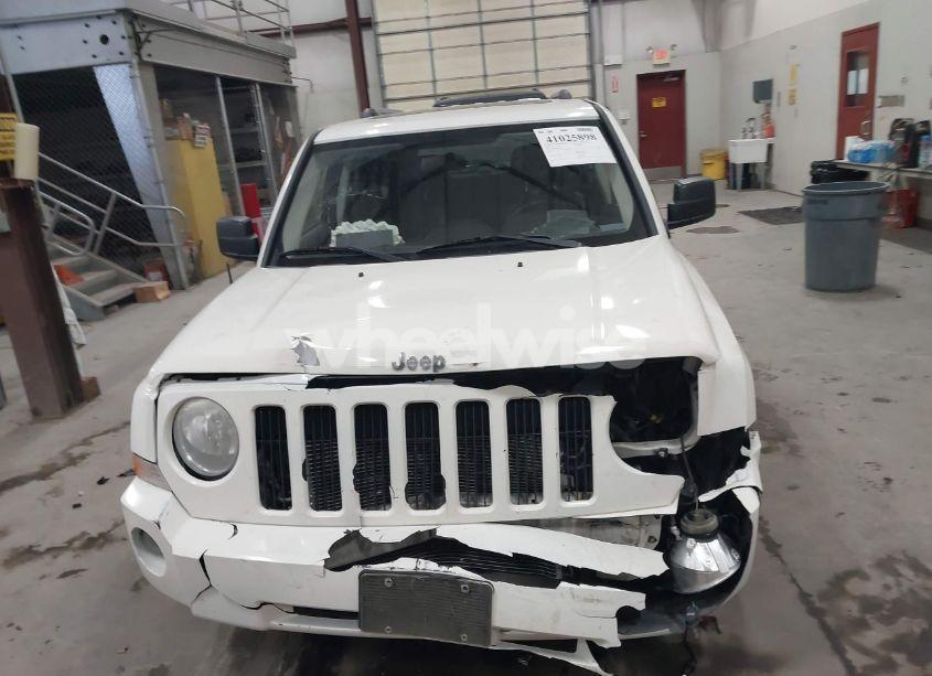 Photo 12 of 2009 Jeep Patriot LIMITED (VIN 1J4FF48B29D171838)