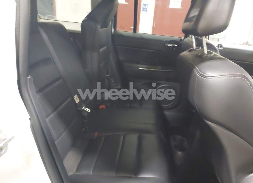Photo 8 of 2009 Jeep Patriot LIMITED (VIN 1J4FF48B29D171838)