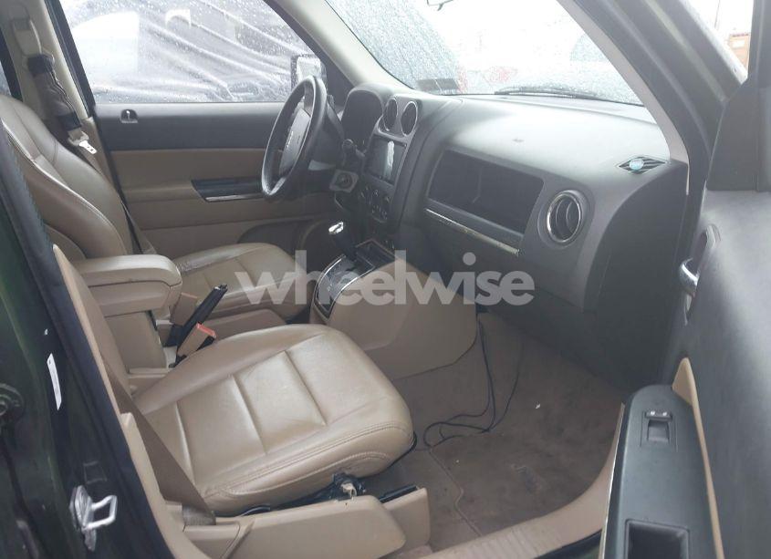 Photo 5 of 2009 Jeep Patriot LIMITED (VIN 1J4FF48BX9D137856)