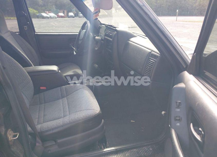 Photo 5 of 2001 Jeep Cherokee SPORT (VIN 1J4FF48S01L623618)